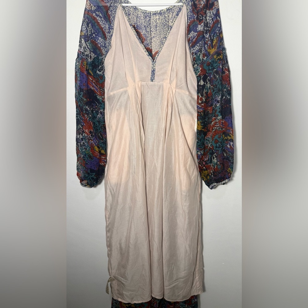 Floral Long Sleeve Maeve Anthropologie
Size 4 excellent condition. - Picture 8 of 16